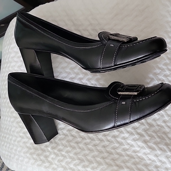 Ferragamo women's shoes - Picture 2 of 4